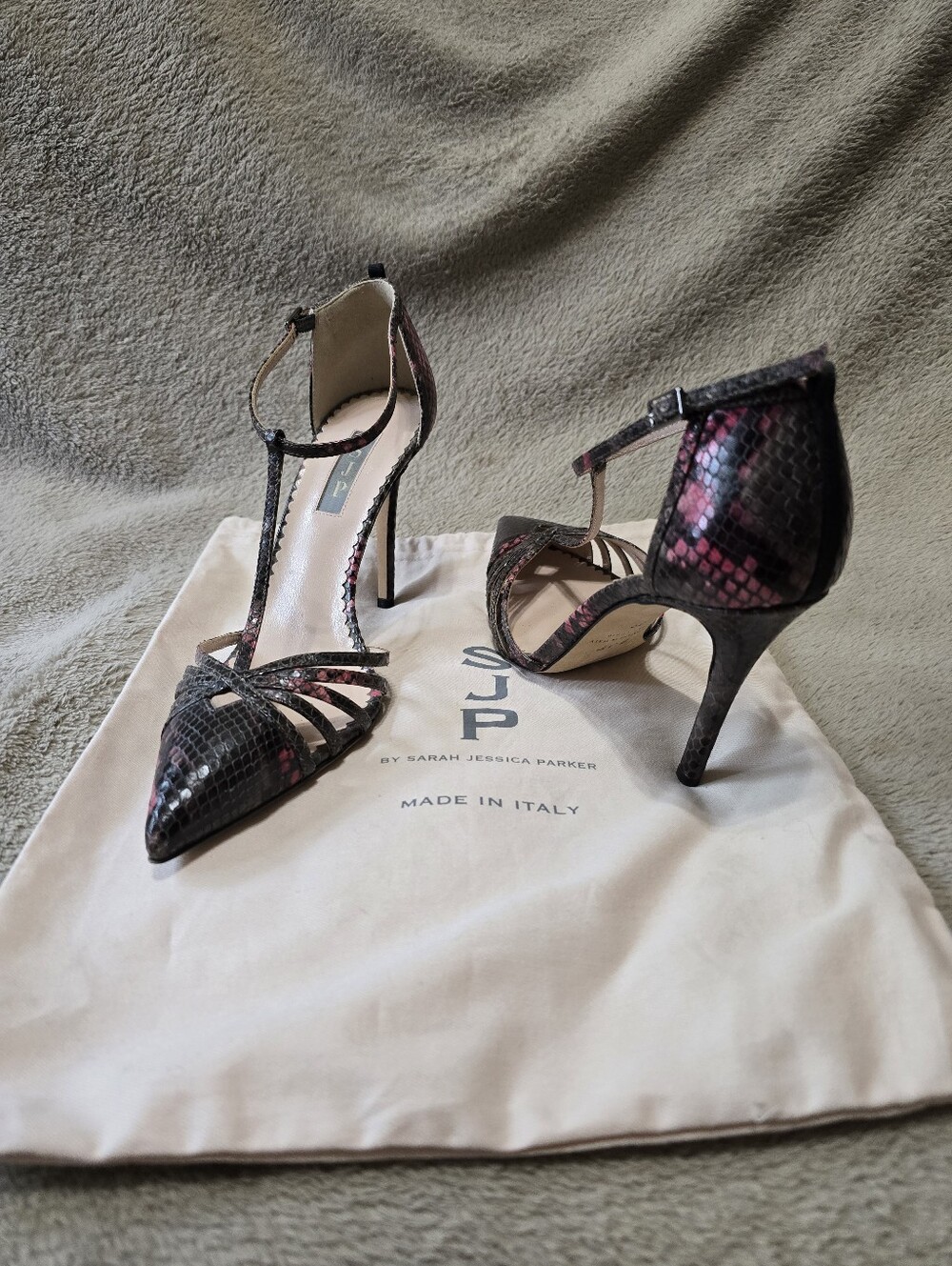 SJP By Sarah Jessica Parker Carrie T-strap high heels size 39